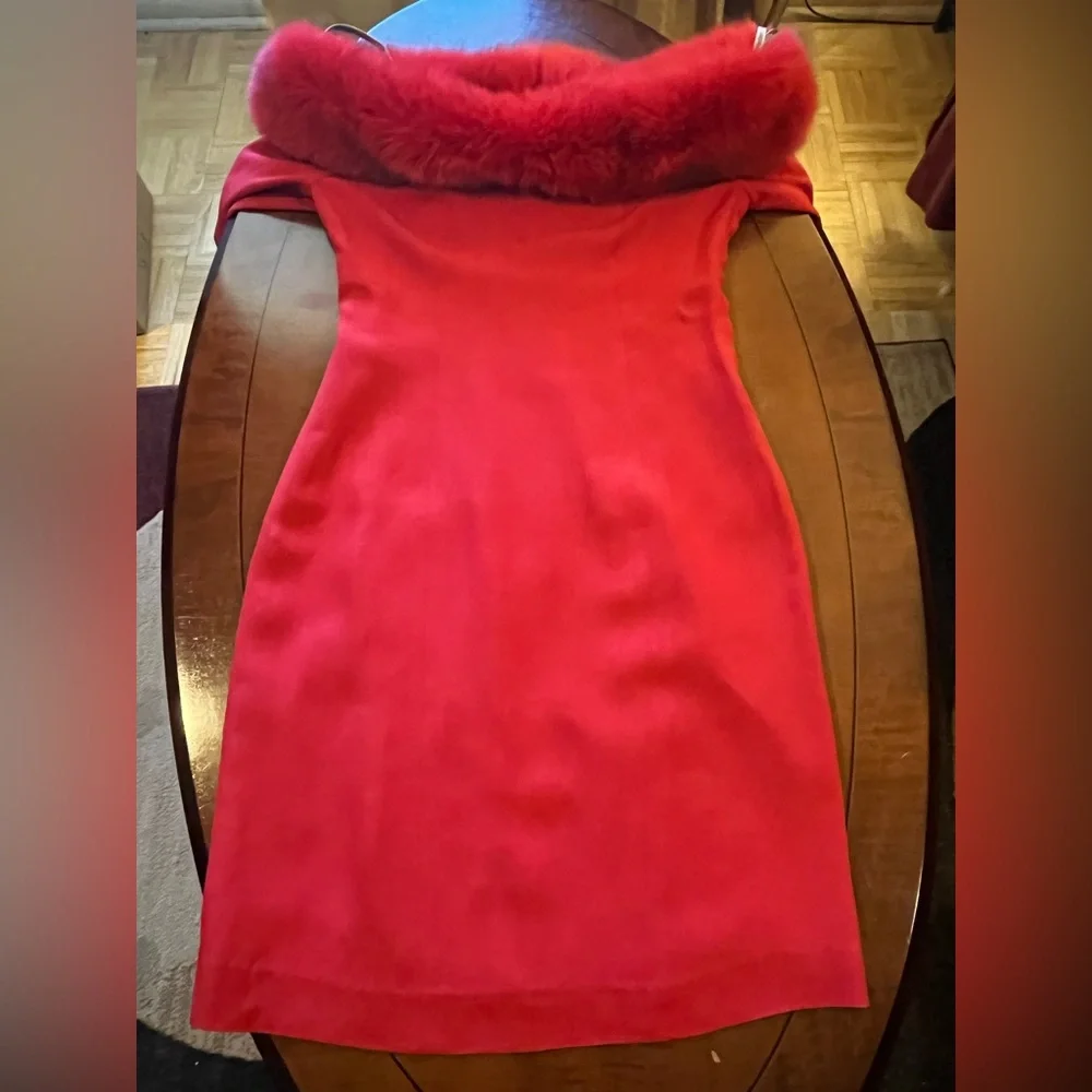 Vintage off-shoulder cocktail dress w/ fur trim. Fitted, lined, midi. Red. 10 - Picture 16 of 16
